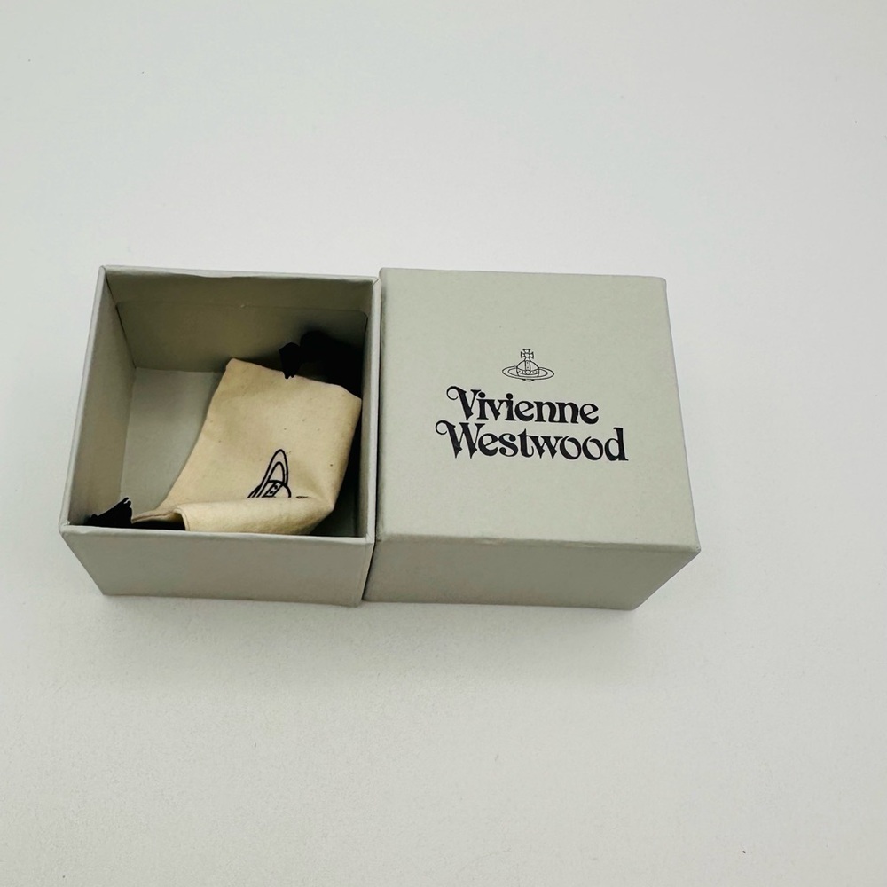 Vivienne Westwood Lucerne Silver Necklace - Picture 5 of 9